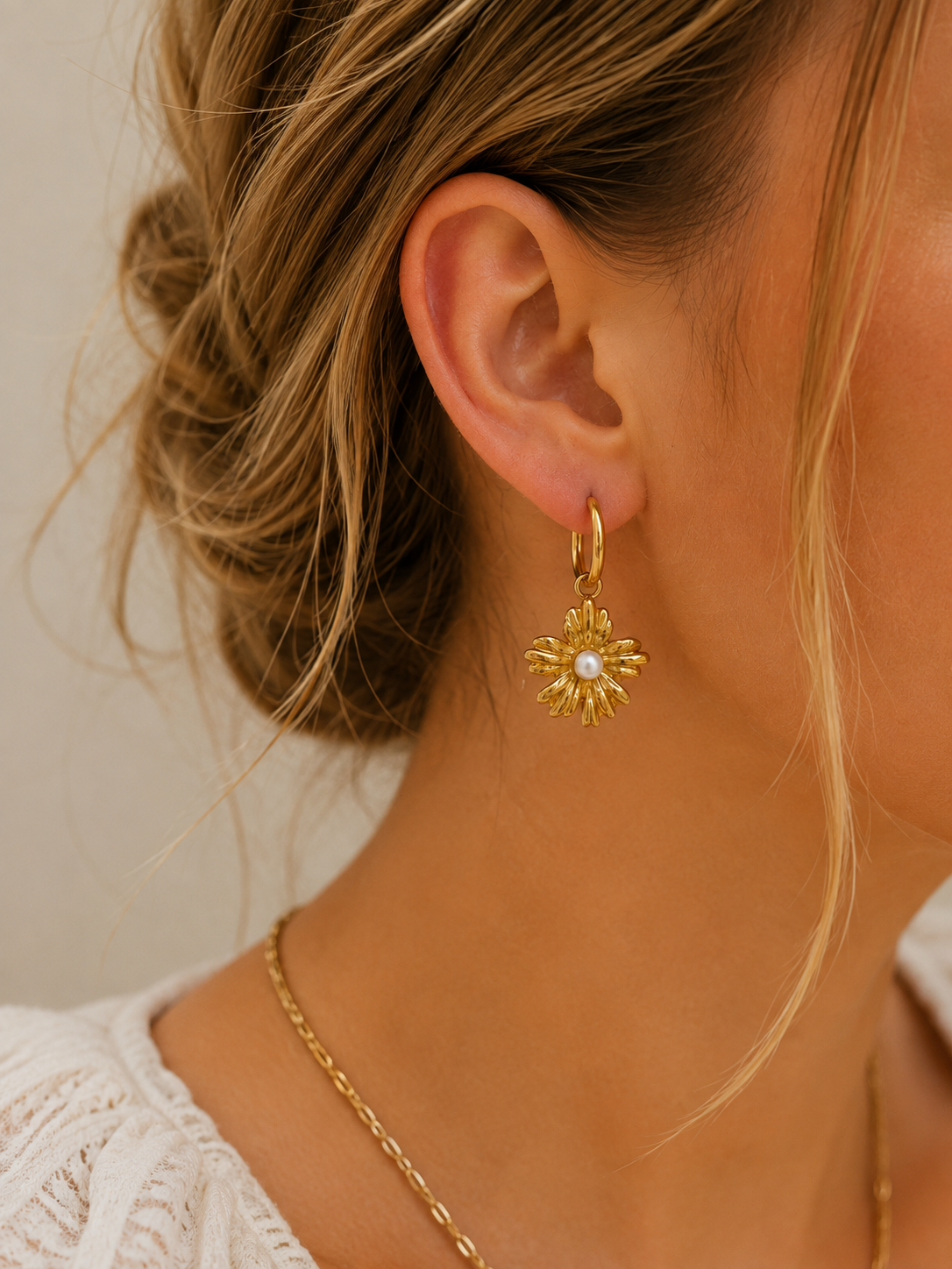 Golden Daisy Hoops – Pearl