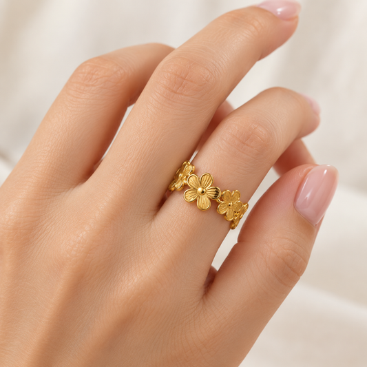 Golden Daisy Ring